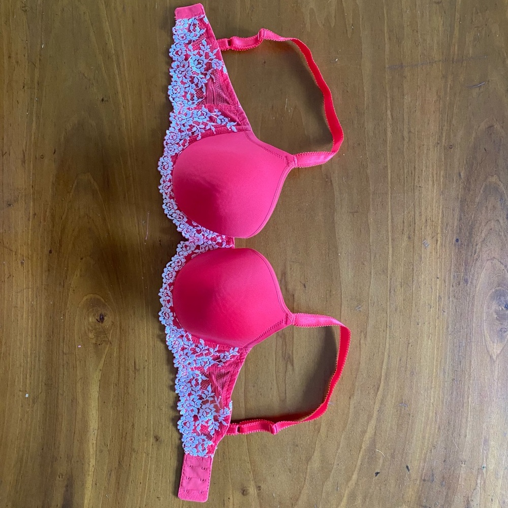 Elegant Pink Lace Bra